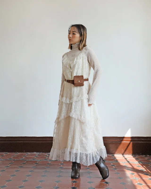 Everyday Dress with Square Neck for a Modern Style Ruffle Trimmed Lace Dress (2 color) Everyday Dress with Square Neck for a Modern Style Ruffle Trimmed Lace Dress (2 color)