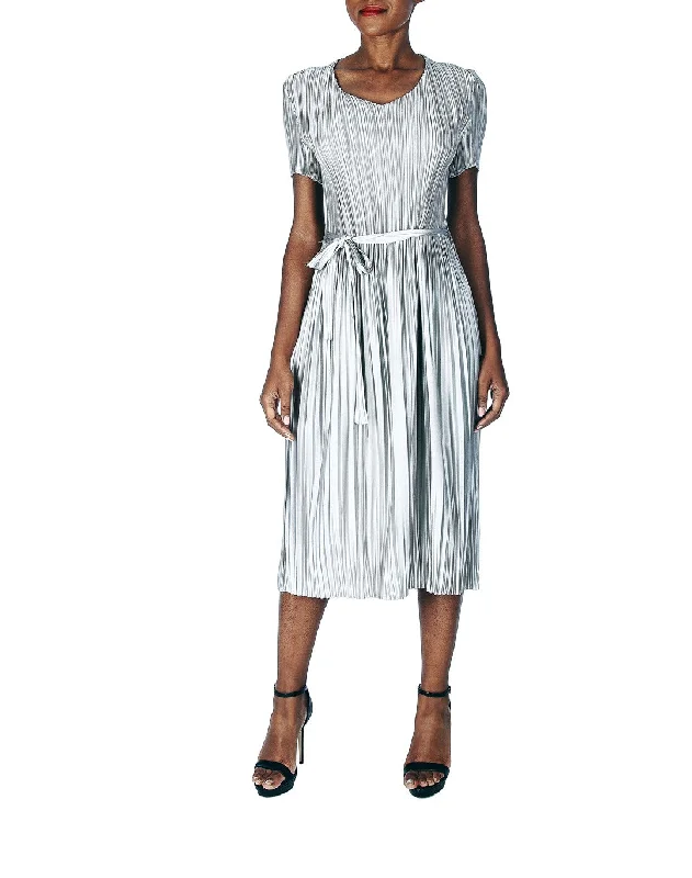  TWO PEARS-Short Sleeve V-neck Belted Pleated Dress