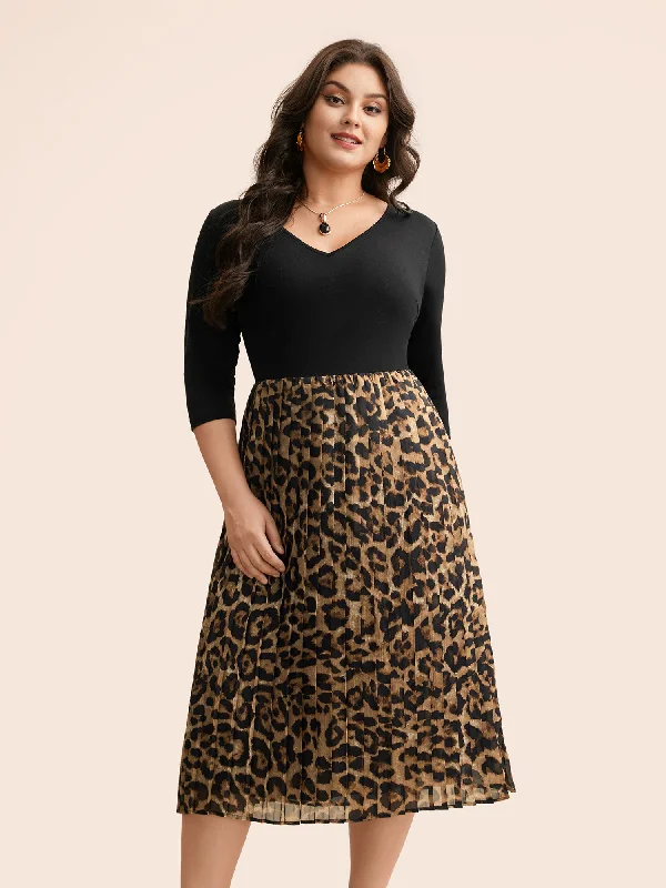 Everyday Dress with Printed Bodice for a Statement Look V Neck Leopard Print Patchwork Dress Everyday Dress with Printed Bodice for a Statement Look V Neck Leopard Print Patchwork Dress